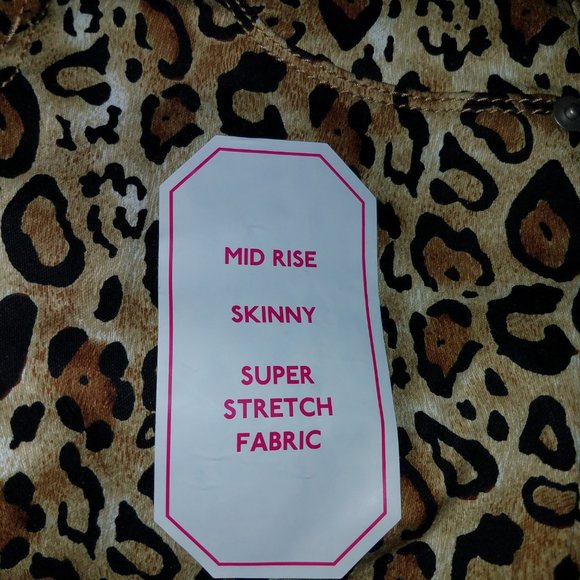 NO BOUNDARIES Juniors' Triple Stack Skinnny Jean - Picture 4 of 9